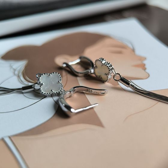 Silver earrings with mother-of-pearl