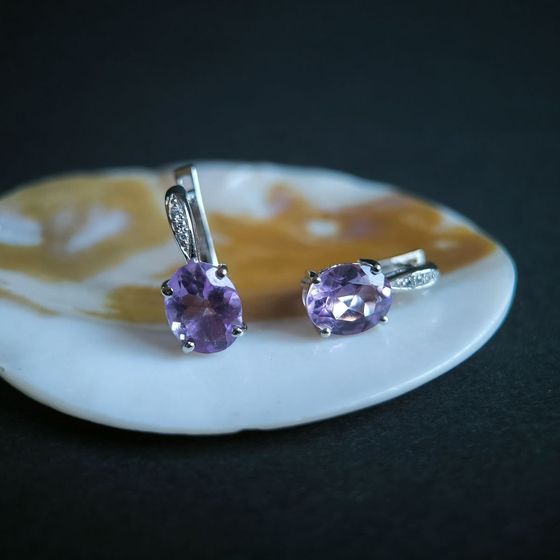Silver earrings with amethyst