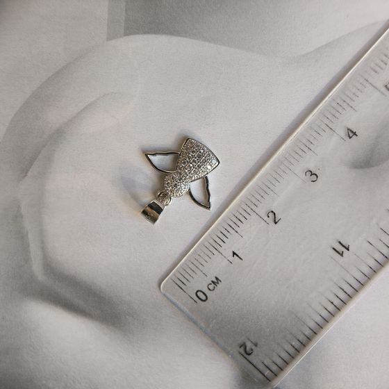 Срібна підвіска з фіанітами