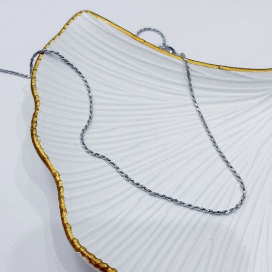 Silver chain without stones