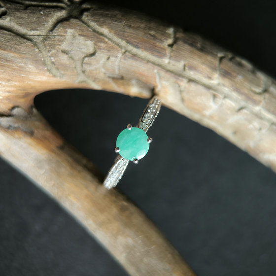 Серебряное кольцо с изумрудом 1.156ct