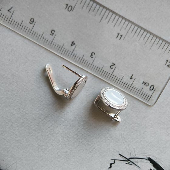 Срібні сережки з перламутром, фіанітами