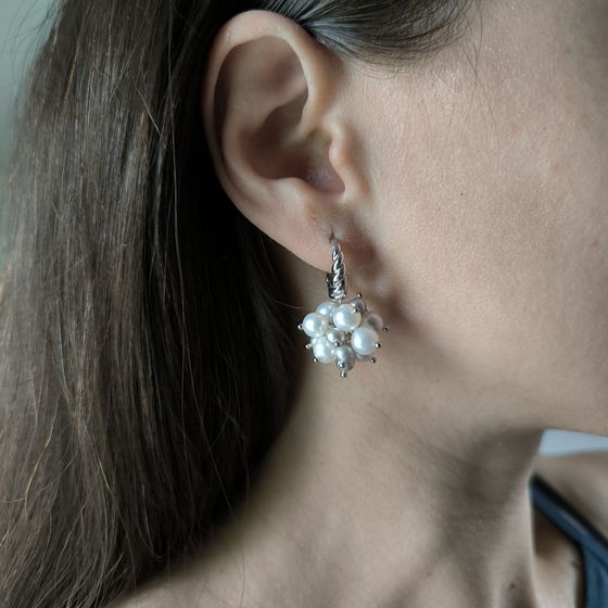 Срібні сережки з перлами