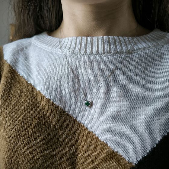 Silver necklace with malachite, phianites