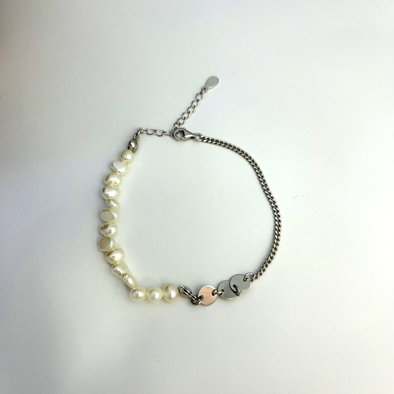 Silver bracelet with baroque pearls