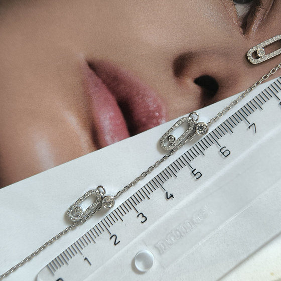 Silver necklace with cubic zirconia