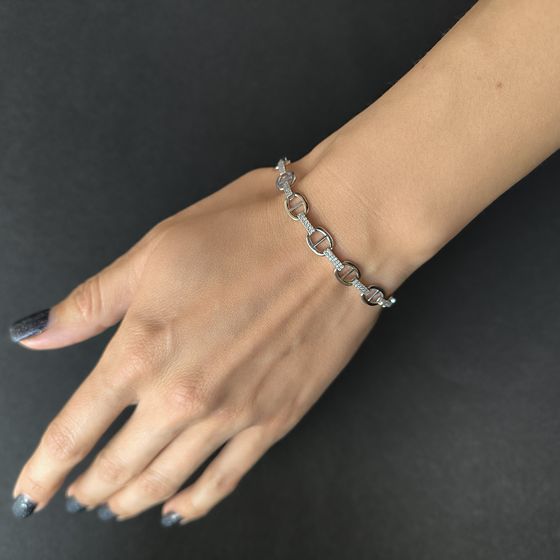 Silver bracelet with phianites