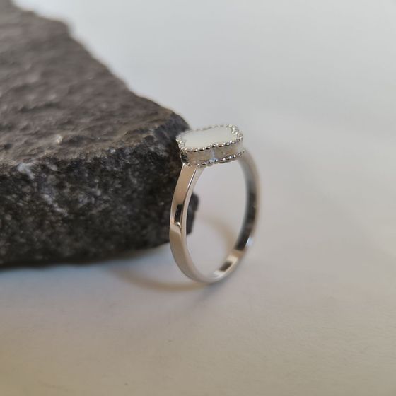 Silver ring with mother-of-pearl