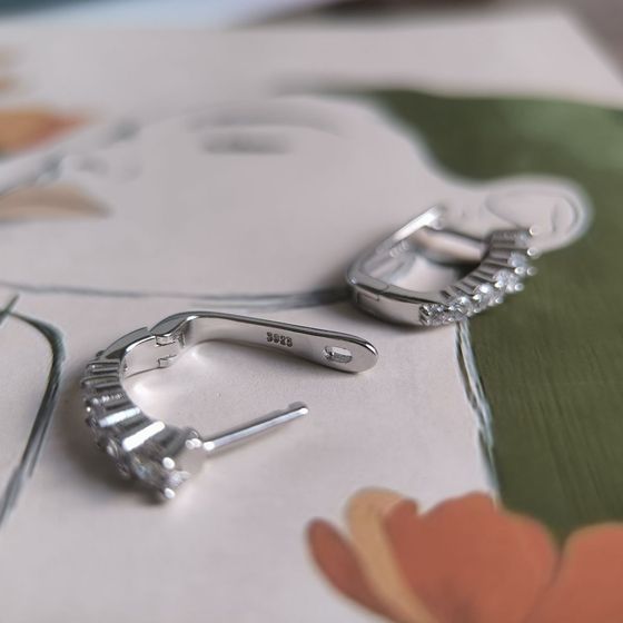 Серебряные серьги с фианитами