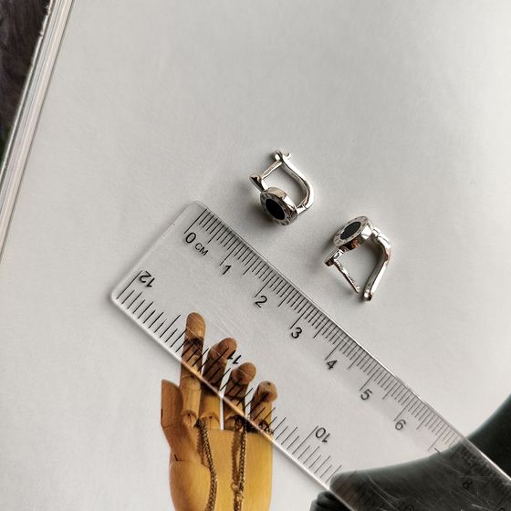 Срібні сережки з оніксом