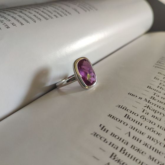 Silver ring with an 8.6-carat alexandrite