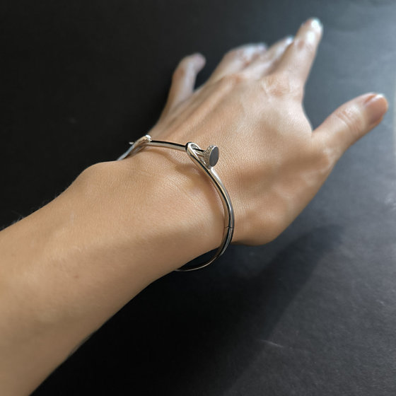 Silver bracelet with cubic zirconia