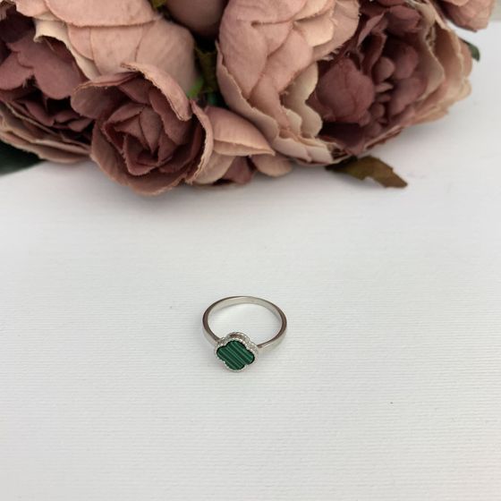 Silver ring with malachite