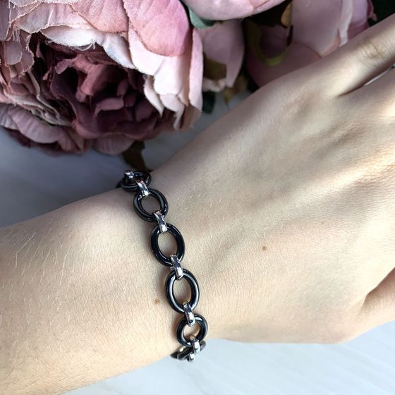 Silver bracelet with ceramics