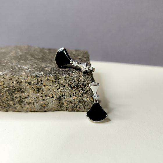 Срібні сережки з оніксом, фіанітами