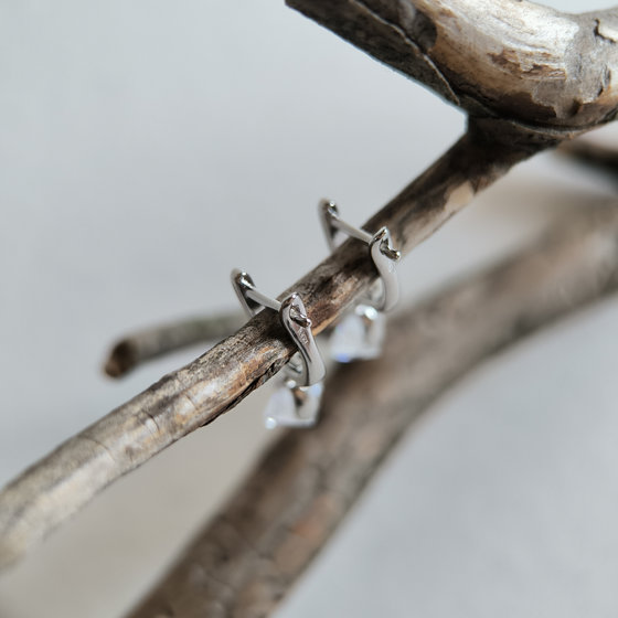 Срібні сережки з фіанітами