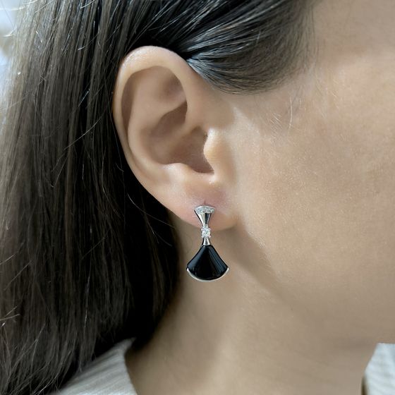 Silver earrings with onyx, fianites