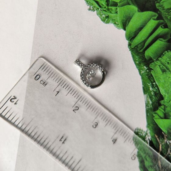 Silver pendant with phianites