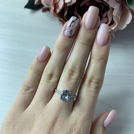Silver ring with a 1.62-carat mystic topaz