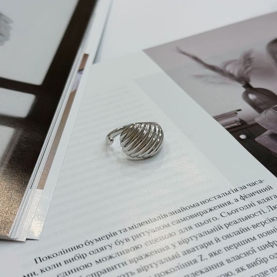 Срібна каблучка без каменів