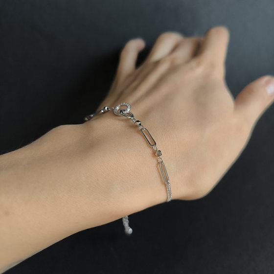 Silver bracelet with cubic zirconia