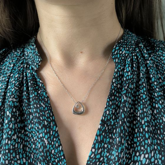 Silver necklace with phianites