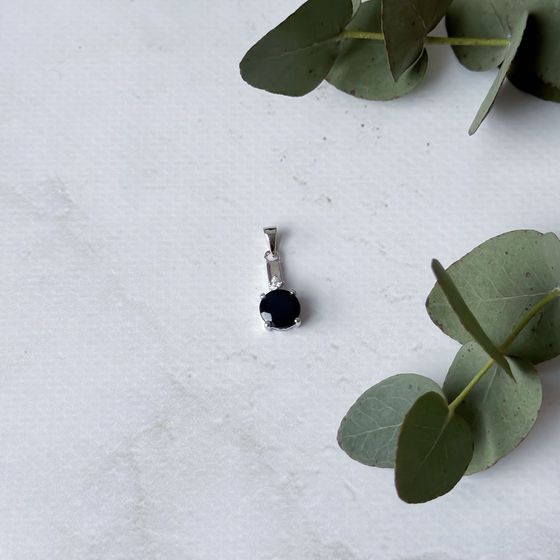 Silver pendant with sapphire 2.503ct