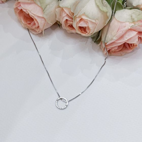 Silver necklace with phianites