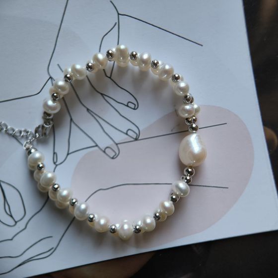 Silver bracelet with baroque pearls