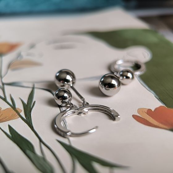 Серебряные серьги с фианитами