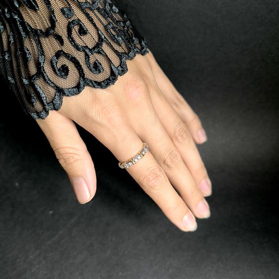 Срібна каблучка з фіанітами