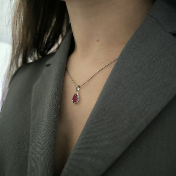Серебряная подвеска с рубином 1.416ct, фианитами