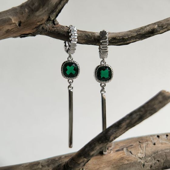 Срібні сережки зі смарагдом nano 1,892 карата