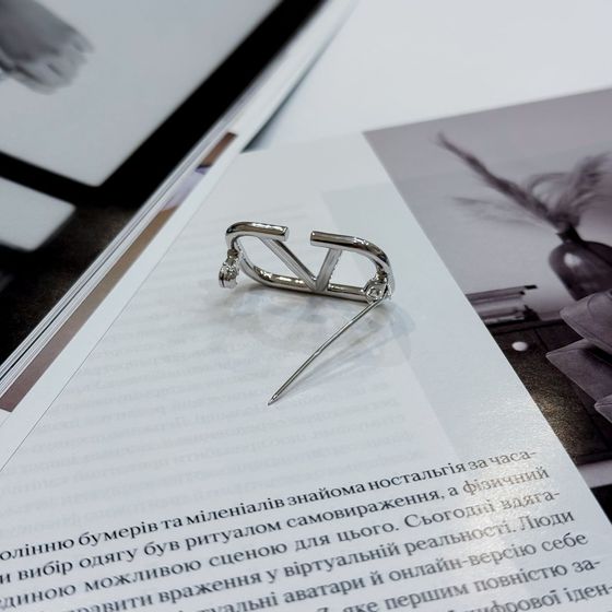 Silver brooch without stones