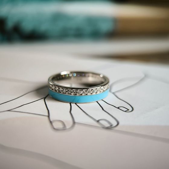 Silver ring with phianites, semallu