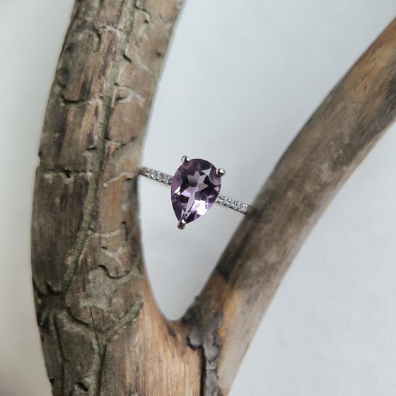 Срібна каблучка з аметистом 1.887ct