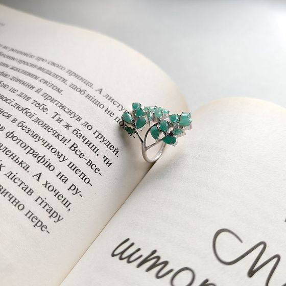 Серебряное кольцо с изумрудом 2.8ct