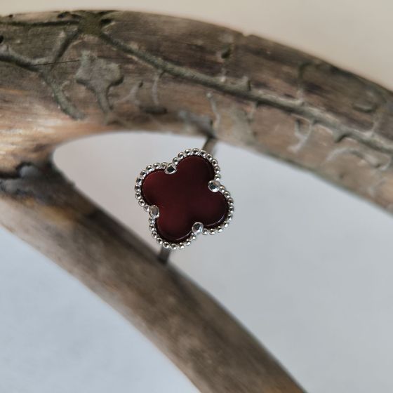 Silver ring with agate