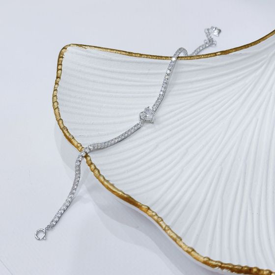 Silver bracelet with phianites