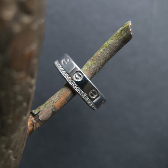 Silver ring with cubic zirconia