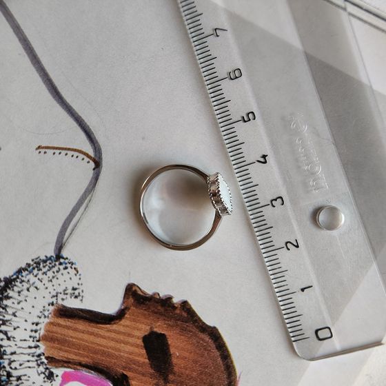 Silver ring with mother-of-pearl