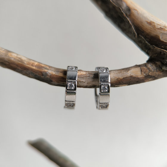 Срібні сережки з фіанітами 0.12ct