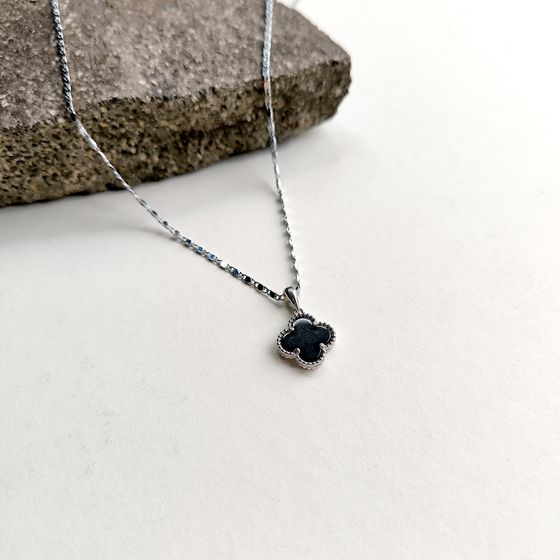 Срібна підвіска з оніксом