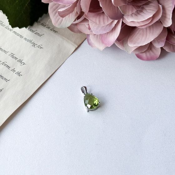 Серебряная подвеска с хризолітом 4.275ct
