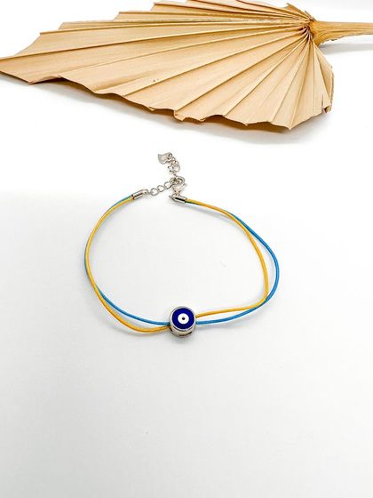 Silver bracelet with yemallu