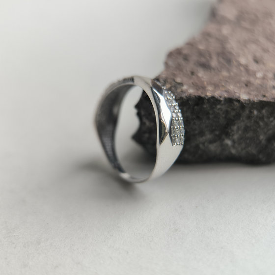 Silver ring with cubic zirconia