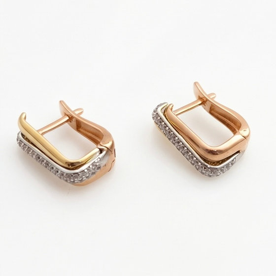 Gold earrings with 0.72 ct cubic zirconia
