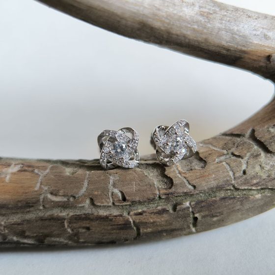 Серебряные серьги с фианитами