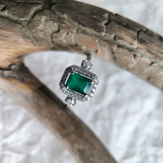 Срібна каблучка з агатом 1.568ct, фіанітами
