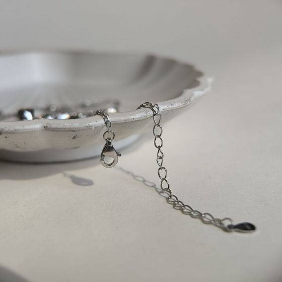 Silver necklace with phianites